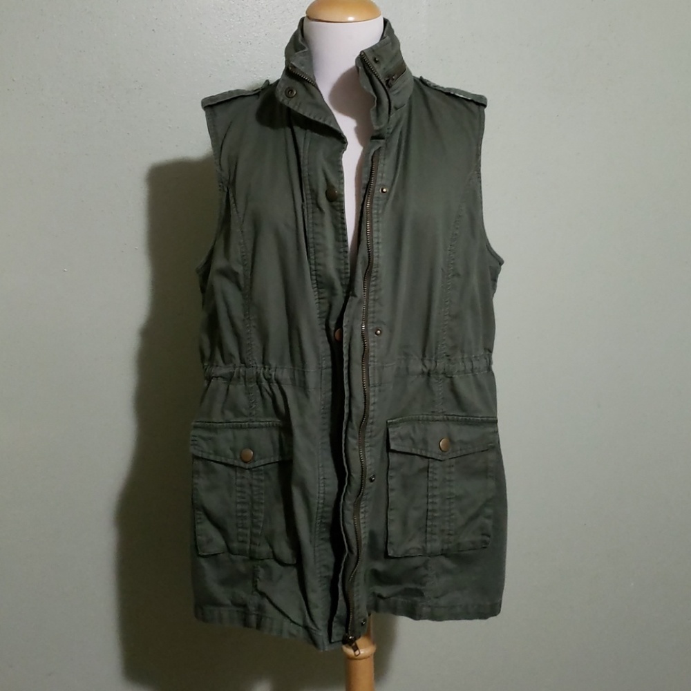 Market & Spruce cargo vest